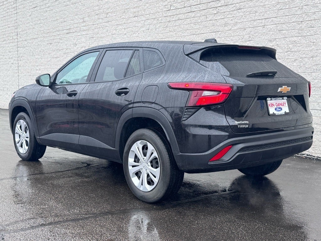 2025 Chevrolet Trax LS