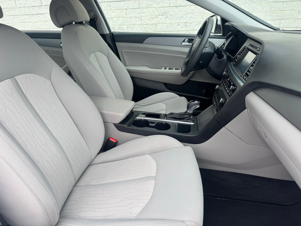 2017 Hyundai Sonata Hybrid SE