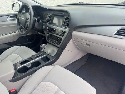 2017 Hyundai Sonata Hybrid SE