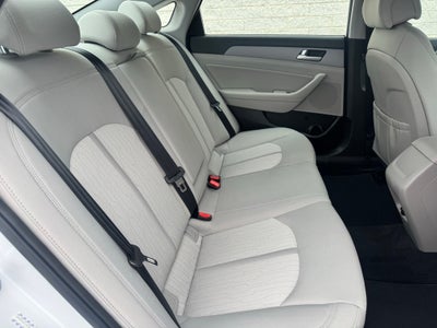 2017 Hyundai Sonata Hybrid SE