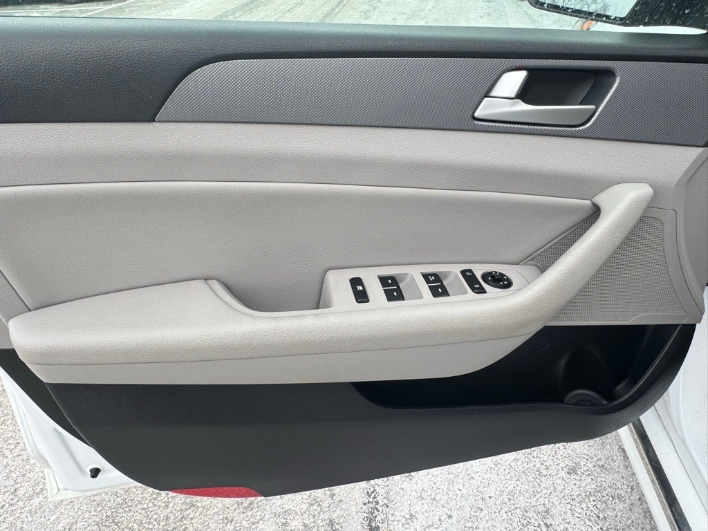 2017 Hyundai Sonata Hybrid SE