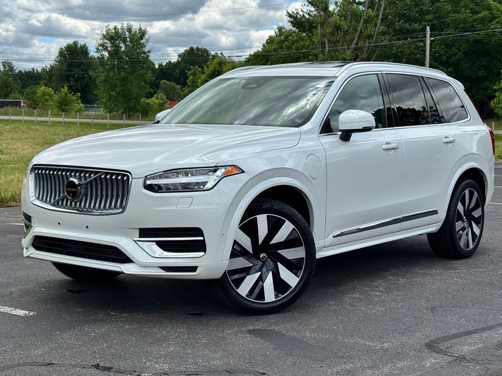 2024 Volvo XC90 Recharge Plug-In Hybrid T8 Plus Bright Theme 7 Passenger