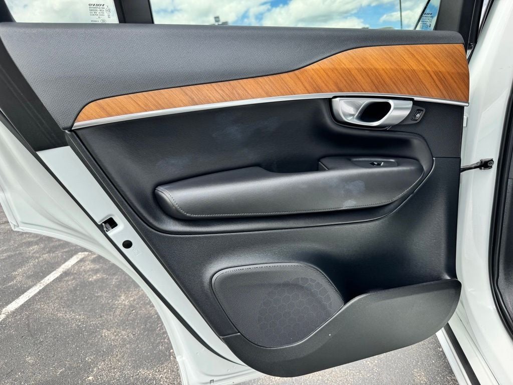2024 Volvo XC90 Recharge Plug-In Hybrid T8 Plus Bright Theme 7 Passenger