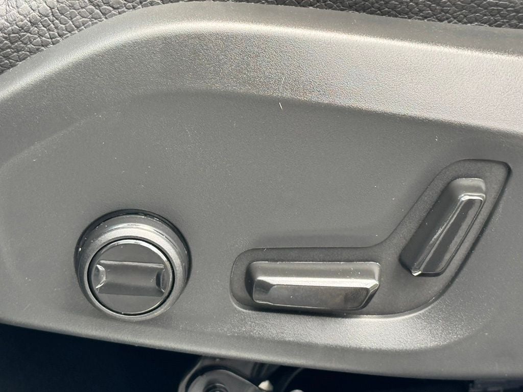 2024 Volvo XC90 Recharge Plug-In Hybrid T8 Plus Bright Theme 7 Passenger