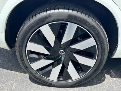 2024 Volvo XC90 Recharge Plug-In Hybrid T8 Plus Bright Theme 7 Passenger