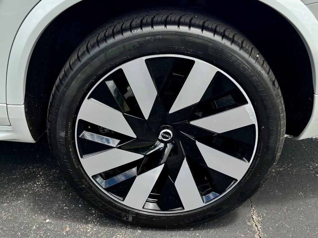 2024 Volvo XC90 Recharge Plug-In Hybrid T8 Plus Bright Theme 7 Passenger